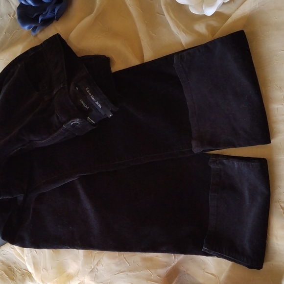 Calvin Klein black corduroy pants, size 8. - Picture 4 of 4